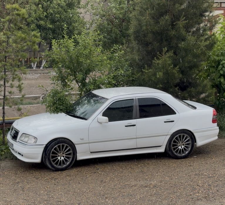 Srochno! Mercedes Benz W202 C320