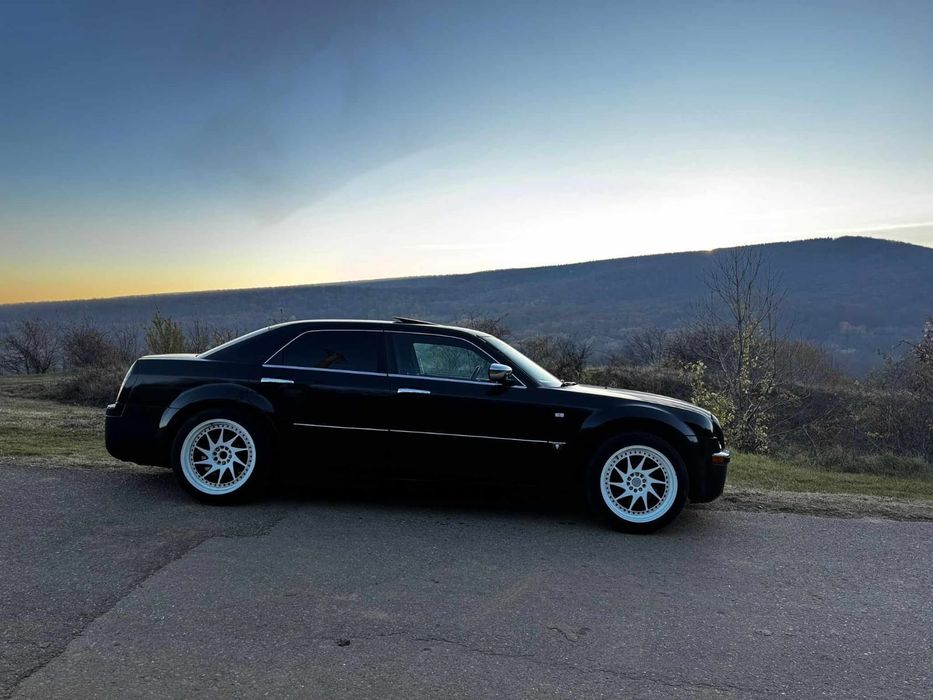Vând Chrysler 300C