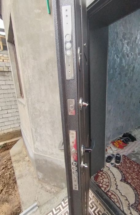 Продаётся Железная дверь