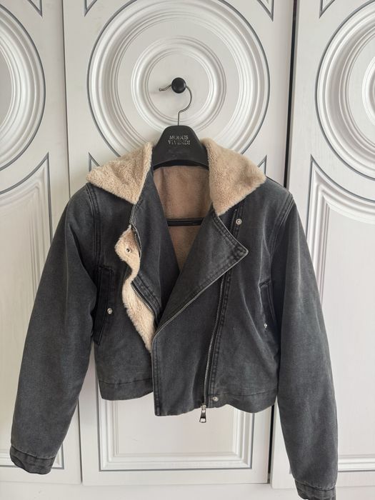 Стильная укороченная куртка-авиатор (деним + мех)