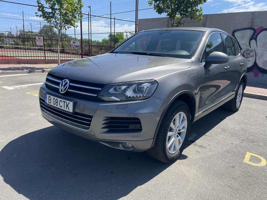 VOLKSWAGEN Touareg
