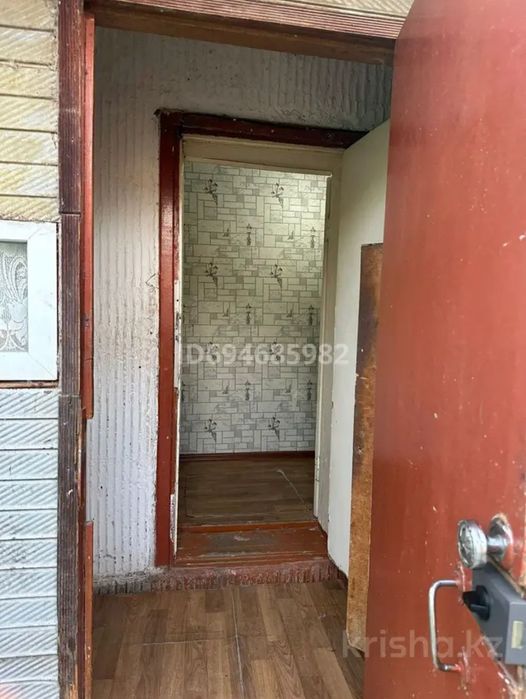 Продается квартира барачного типа. Угловая