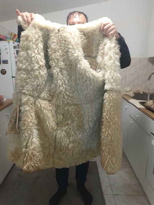 haină de piele de oaie