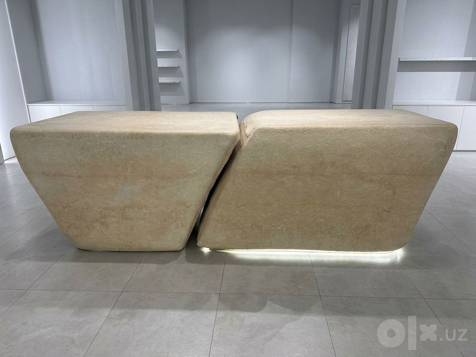 Две столик из натурального камня