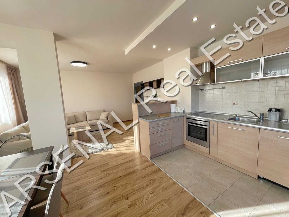 Тристаен апартамент под наем, Бъкстон