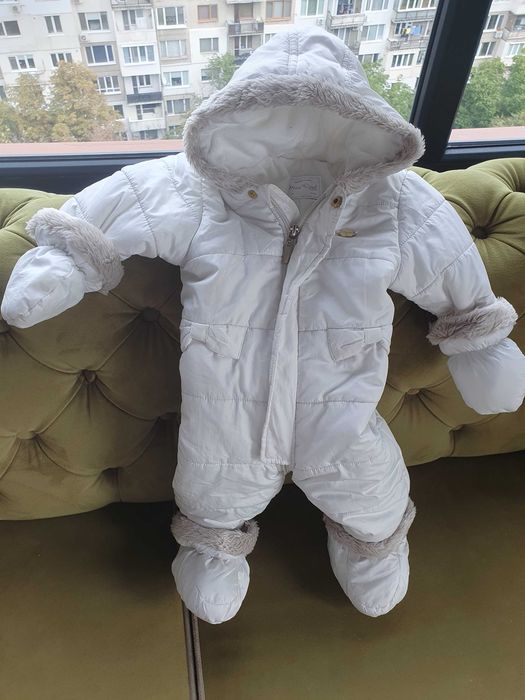 Космонавт за бебе 6 месеца