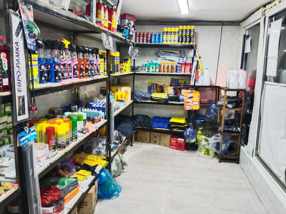 Продаем бутик киоск утепленный