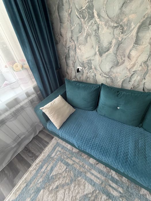 Продам диван в гостиную