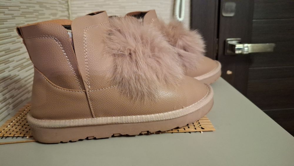 Угли обувь новые