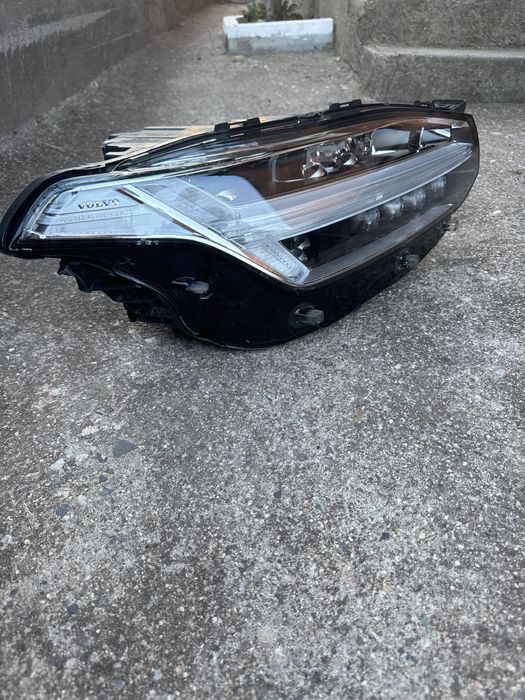 Фар за VOLVO xc90 десен и ляв