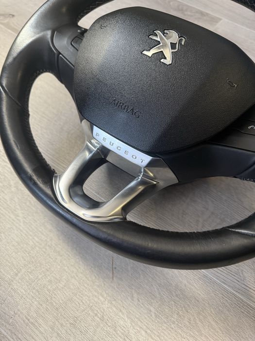 Волан Peugeot 208 / 308 / 2008 / 3008 Пежо 208 308 и еърбег airbag