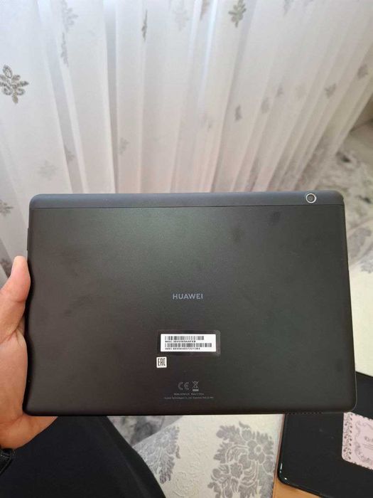 Планшет HUAWEI Media Pad T5 б/у в отличном состоянии