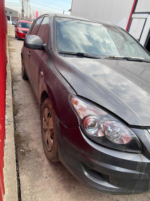 Dezmembrez Hyundai I10 1.6 Diesel 2010