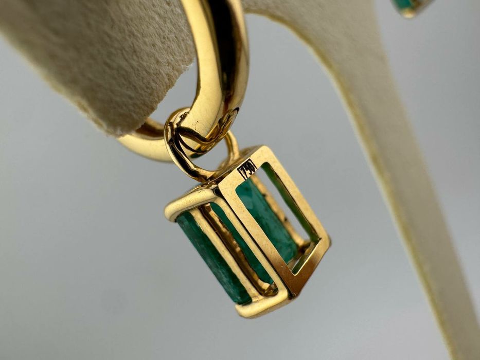 Продам серьги Изумруд