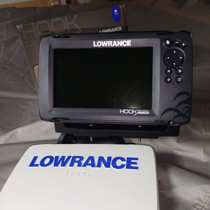 Эхолот LOWRANCE Hook Reveal 7xTS.