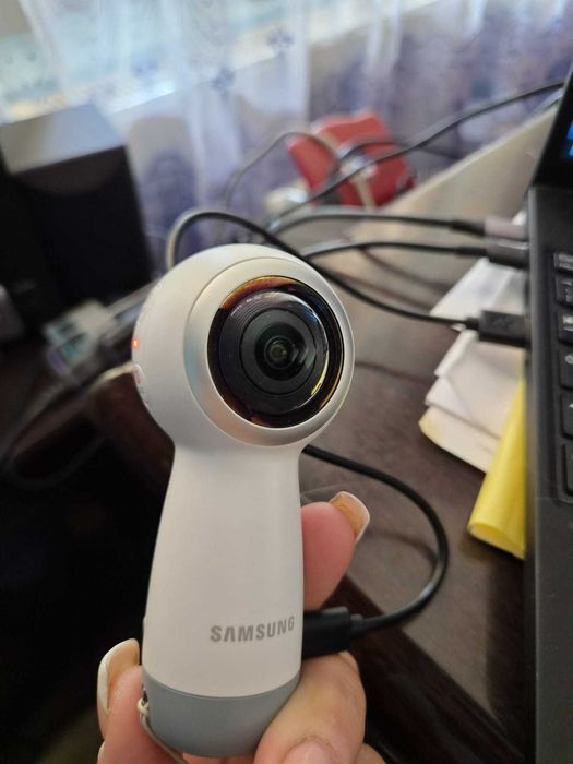 Cameră Video 360° Samsung Gear 360 (2017) SM-R210 - Full Box / 4K