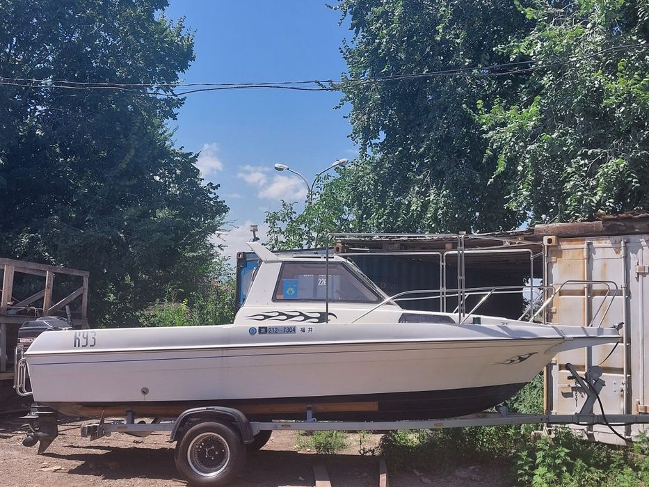 Продам катер с прицепом.