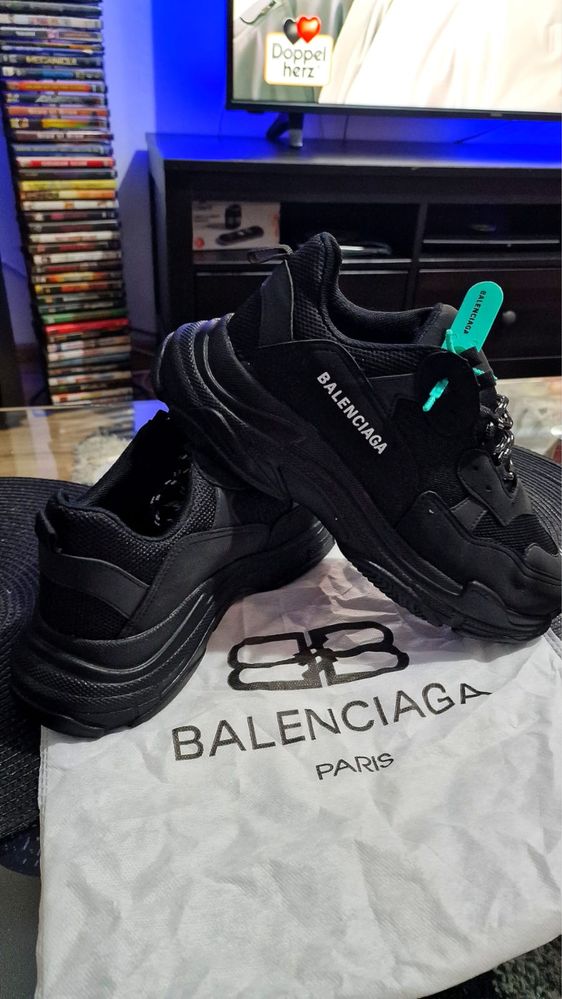 Balenciaga Triple S Bucuresti Sectorul 3 OLX.ro