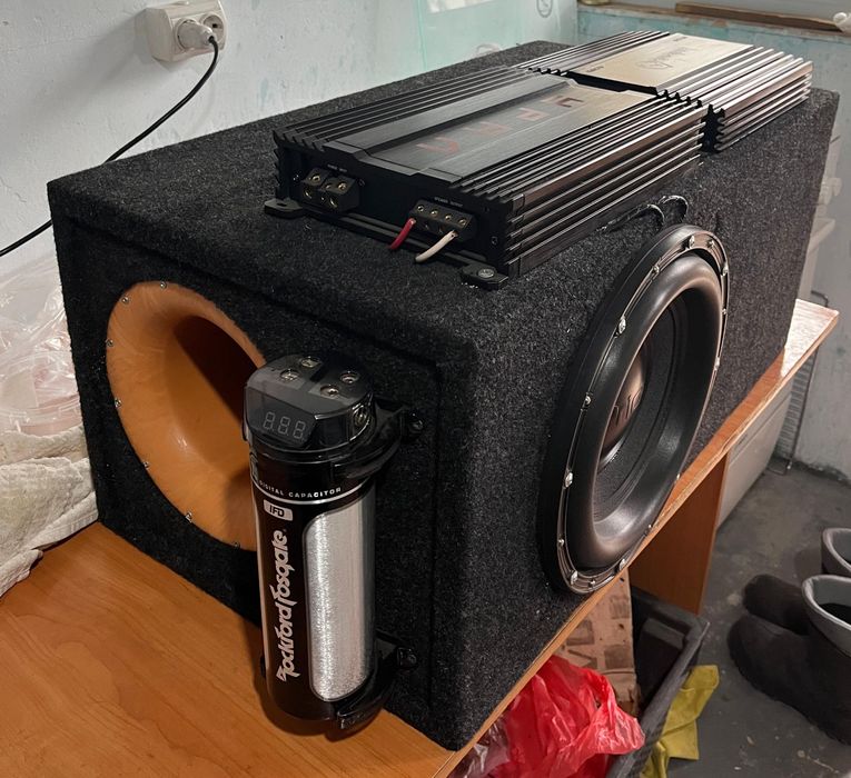 Продам  сабвуфер