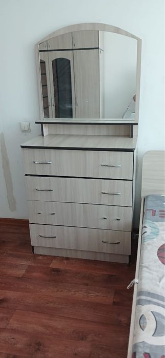 Продам спальный гарнитур