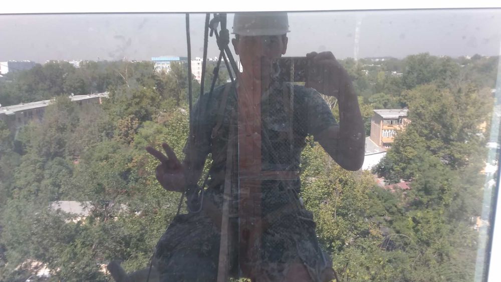 Альпинисты выполняют все виды работ