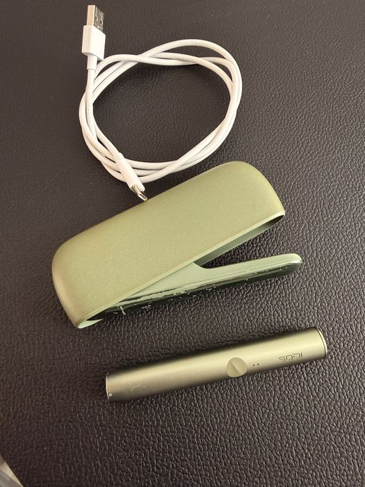 Iqos Iluma Moss Green