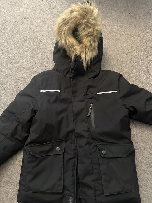 Куртка теплая зимняя на 8-9-10 лет