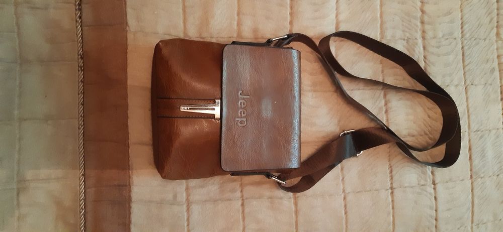 Сумка  через  плечо  мужская