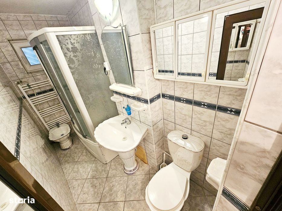 Apartament cu 4 camere, balcon MOBILAT , UTILAT , zona Nae Leonard