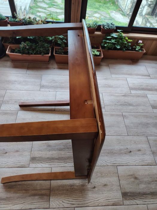 Дървени маси 2 бр.