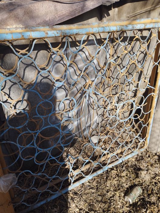 Продам  металлическую дверь и ворота