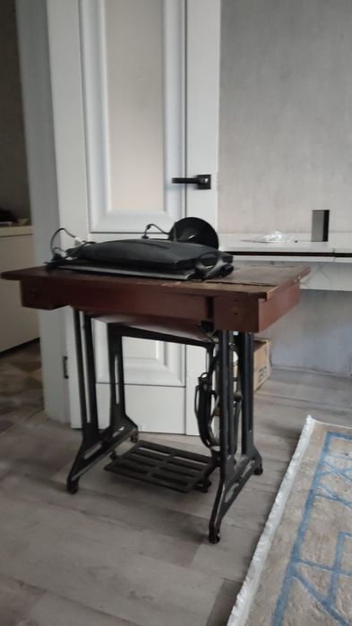 Продам швейную машину