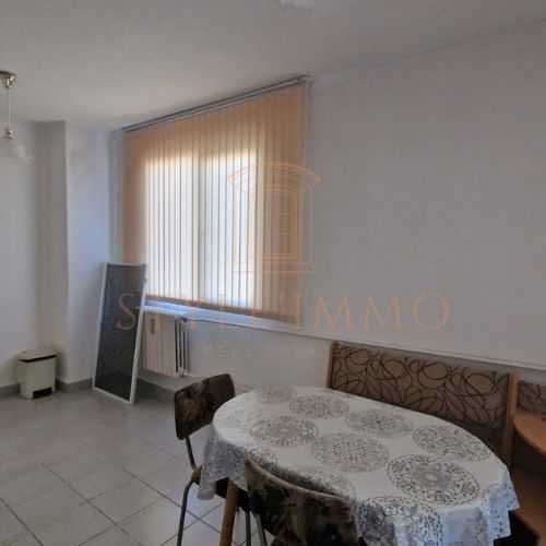 Продава се Тристаен апартамент в Разград, Център - 74 кв.м за 1352 €/кв.м - Снимка #2