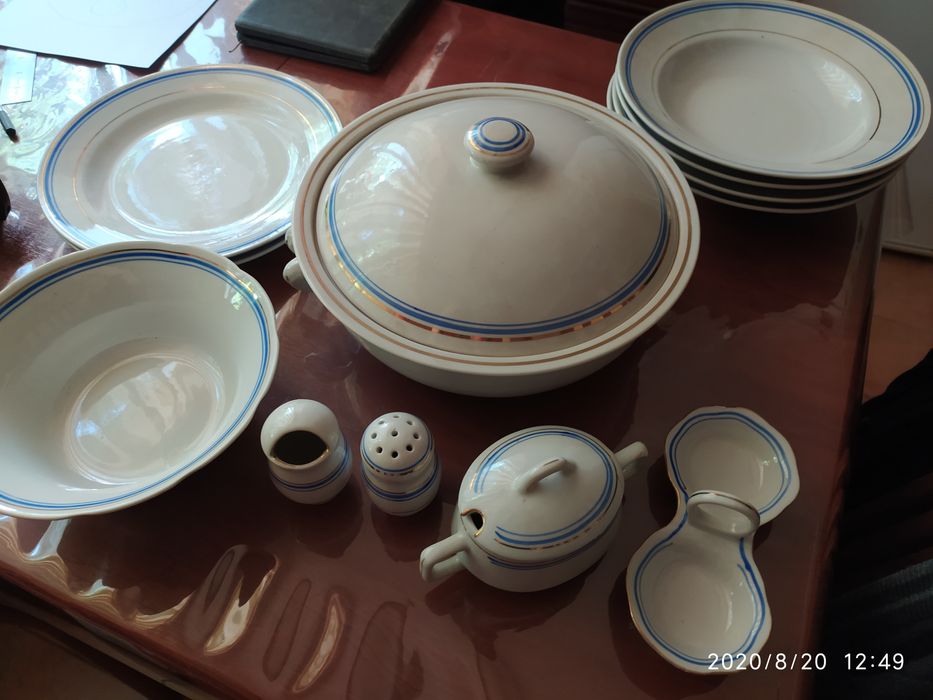 Тарелки разных видов,сервизы