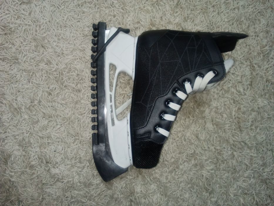 Продам коньки 37 размер