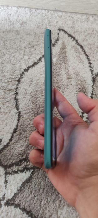 Продам телефон poco C40