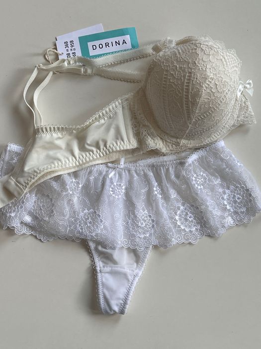 Сет бельо : нов  сутиен  Dorina 80B  и дантелени бикини