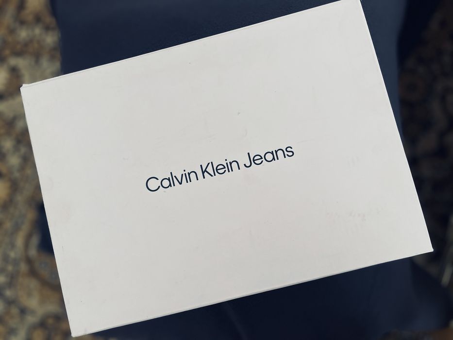 Дамски ретро маратонки Calvin Klein Jeans с камъчета