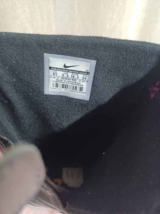 ДЕТСКИ БОТУШИ NIKE ELLI DEMI BOOT
номер38.5 или 24см. Малко са използв