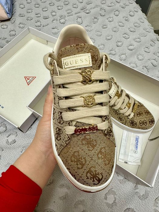 Продам абсолютно новые кеды GUESS