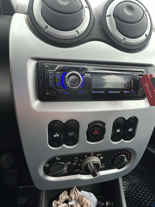 Vand Dacia Logan 1.2 16v Laureate