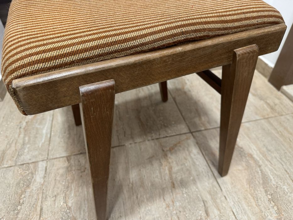 Табуретки ретро за реставрация