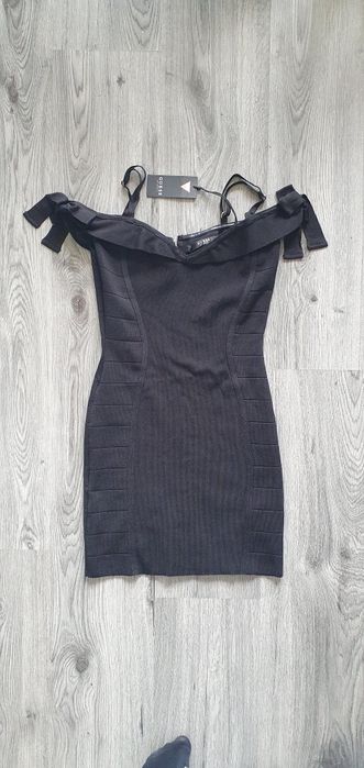 Крайна цена! Нова с етикет бандажна рокля Guess S