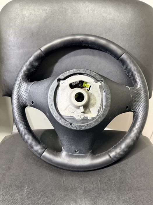 Volan m pachet bmw e90 e91 e92 e93 e87 e81 e82 e88 e84