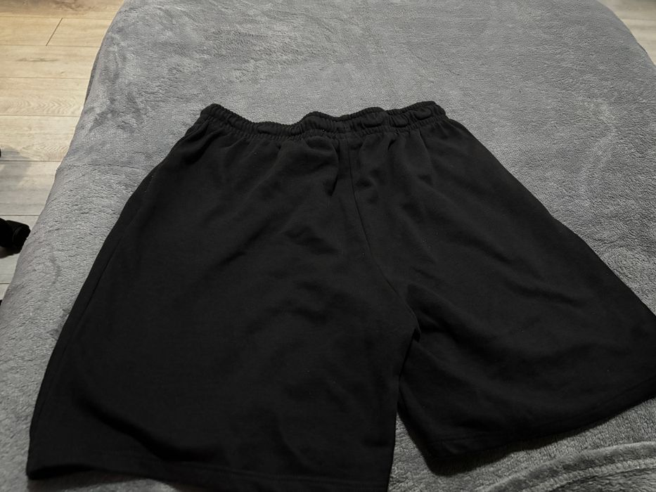 Pantaloni scurti