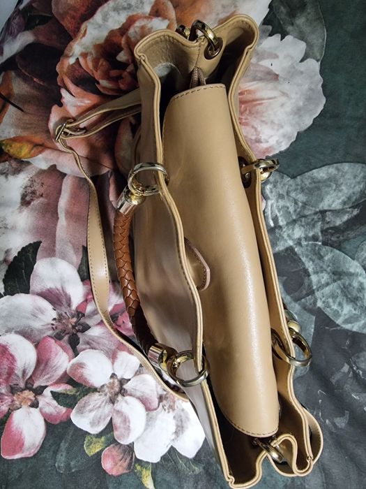 Естествена кожа чанти