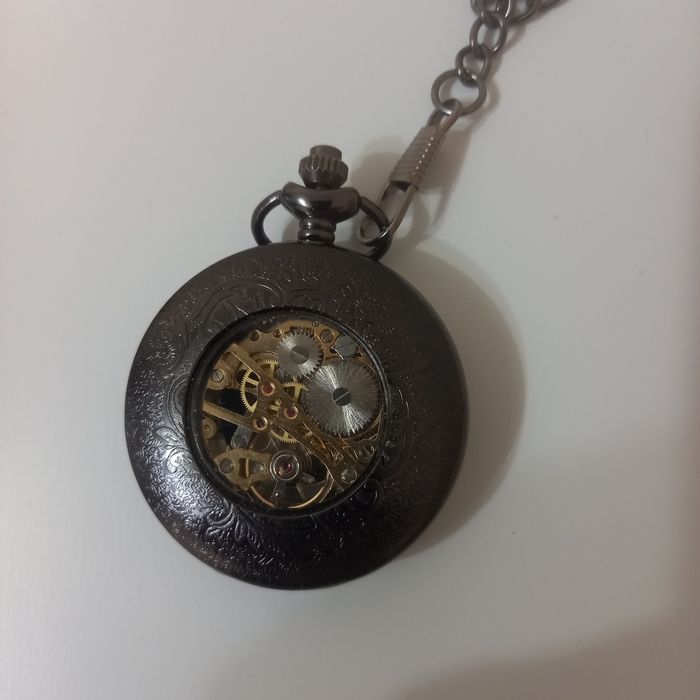 Часы новые карманные