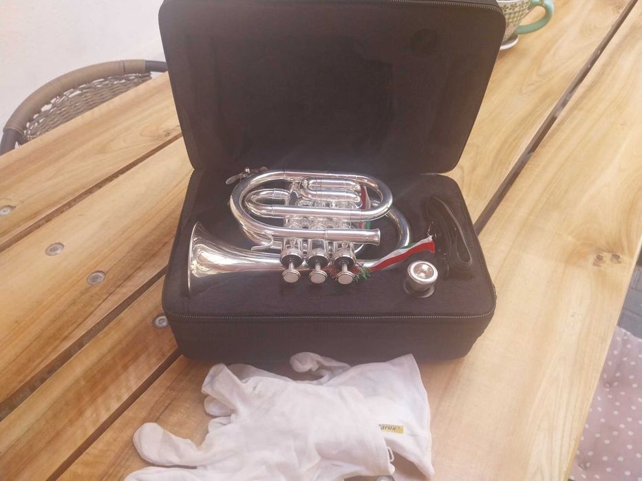 Trompeta mini pocket B