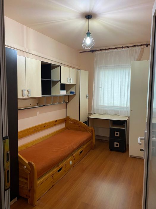 Inchiriez apartament cu 3 camere