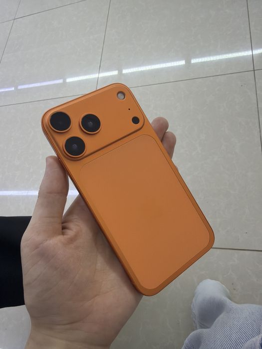 Айфон 11 в корпусе 17Про.